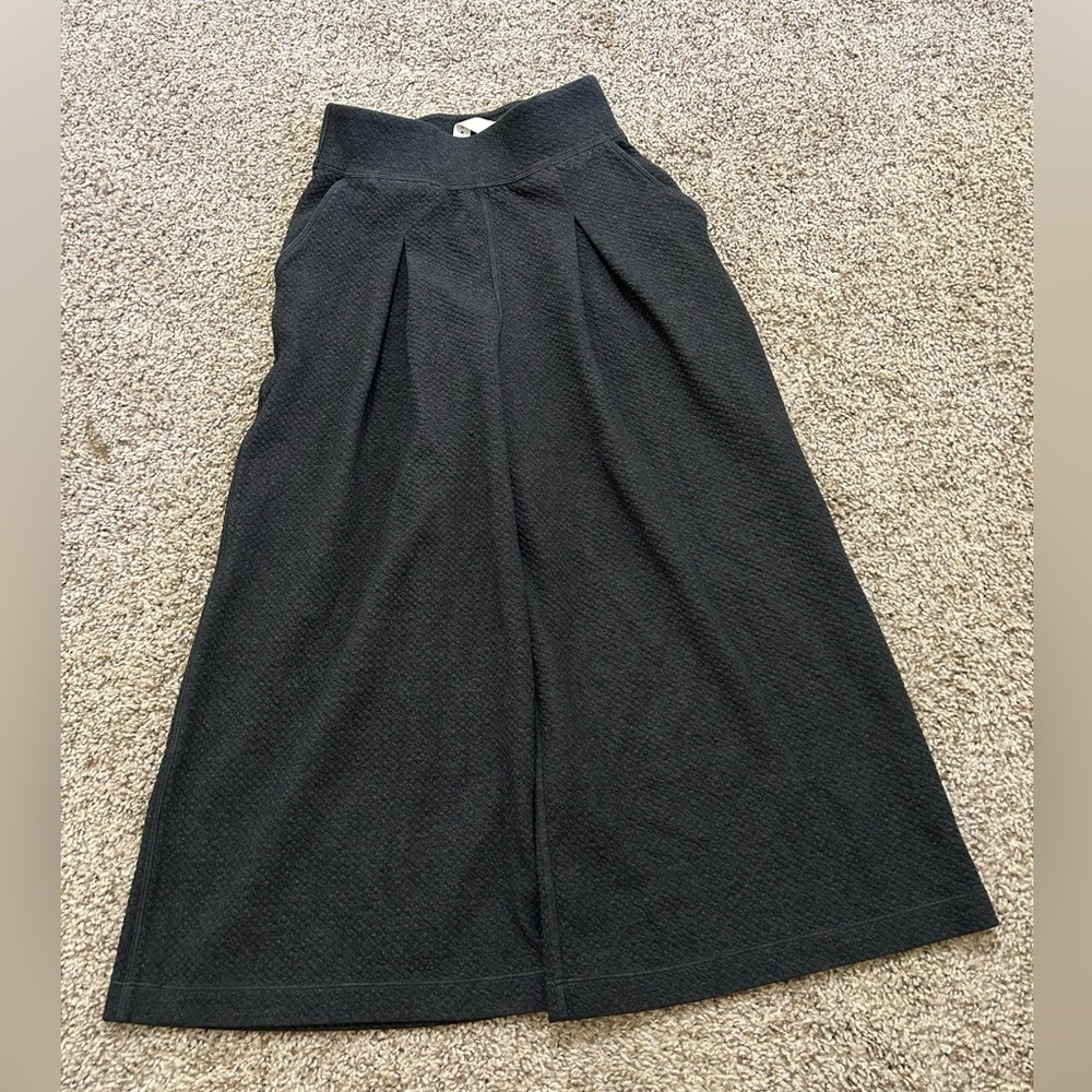 Lululemon Can You Feel The Pleat Crop Dark Gray Women's Size 2 Pants Yoga Causal